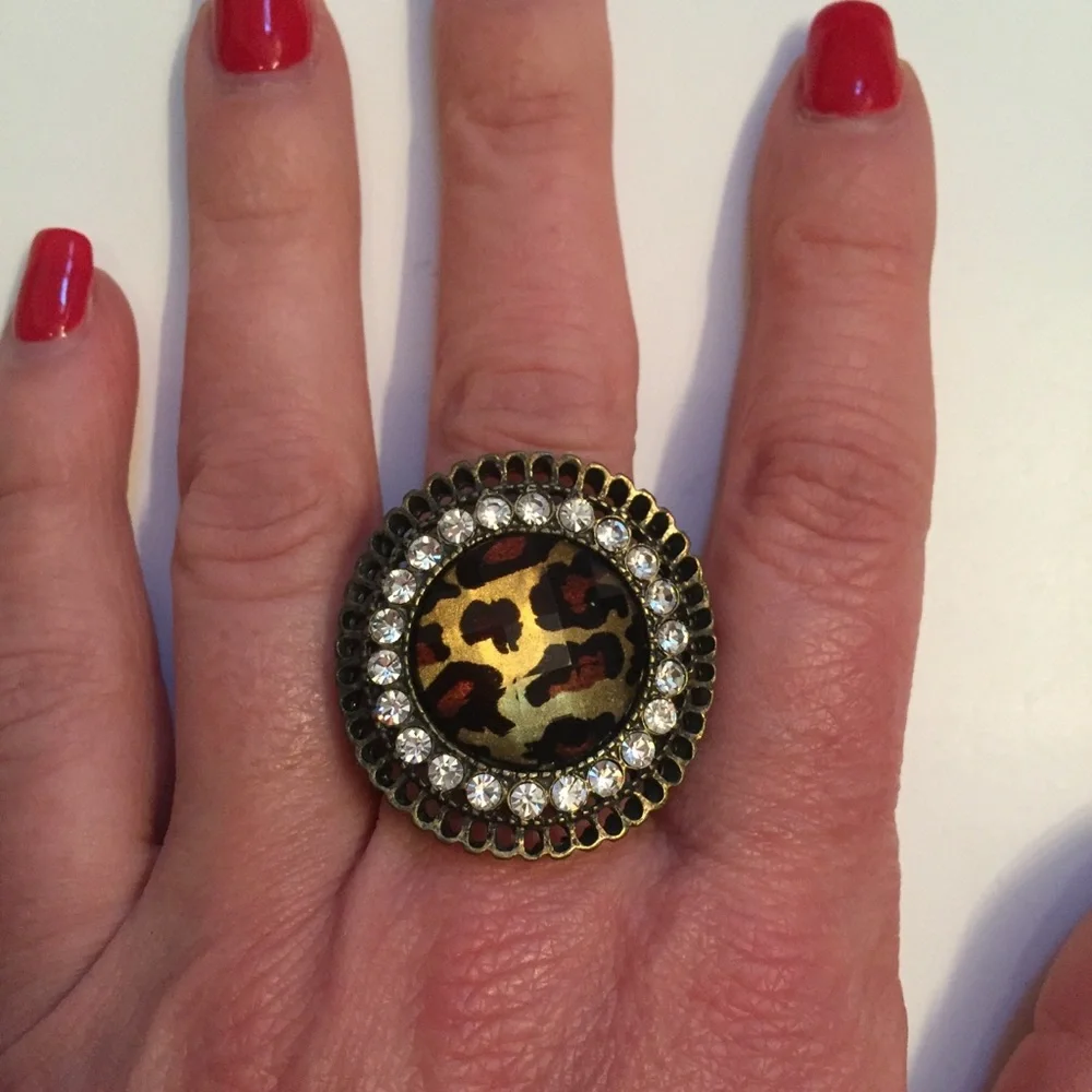 RING NEW NWT STRETCH LEOPARD RHINESTONE ONE SIZE OS